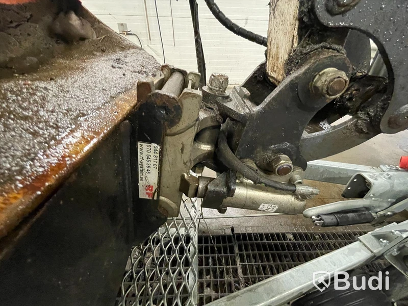 Grävmaskin Bobcat E20 | tre skopor | Tillhörande släp