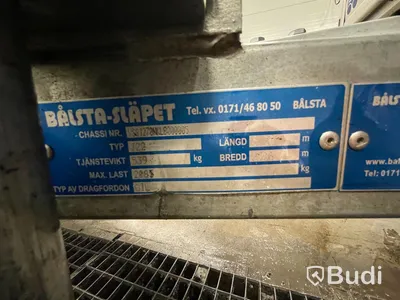 Grävmaskin Bobcat E20 | tre skopor | Tillhörande släp