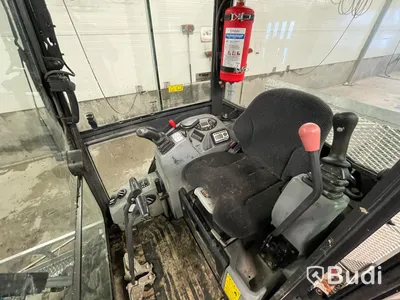 Grävmaskin Bobcat E20 | tre skopor | Tillhörande släp