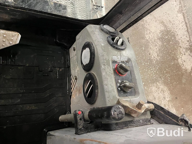 Grävmaskin Bobcat E20 | tre skopor | Tillhörande släp