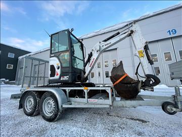 Grävmaskin Bobcat E20 | tre skopor | Tillhörande släp