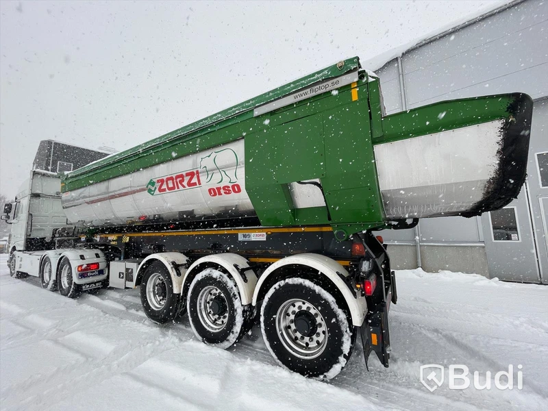 Lastbil DAF XF 530 SSC med schakttrailer/isolerad för asfalt