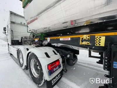Lastbil DAF XF 530 SSC med schakttrailer/isolerad för asfalt