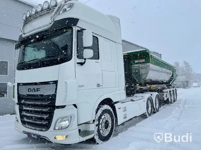 Lastbil DAF XF 530 SSC med schakttrailer/isolerad för asfalt