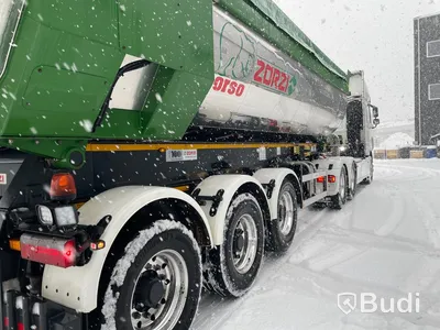 Lastbil DAF XF 530 SSC med schakttrailer/isolerad för asfalt