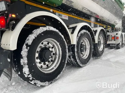 Lastbil DAF XF 530 SSC med schakttrailer/isolerad för asfalt