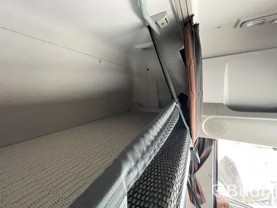 Lastbil DAF XF 530 SSC med schakttrailer/isolerad för asfalt