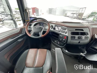 Lastbil DAF XF 530 SSC med schakttrailer/isolerad för asfalt