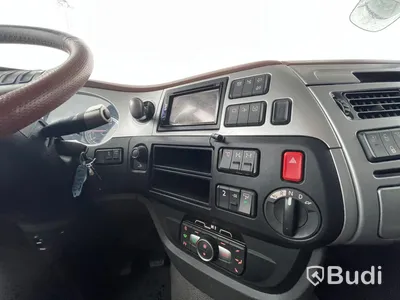 Lastbil DAF XF 530 SSC med schakttrailer/isolerad för asfalt