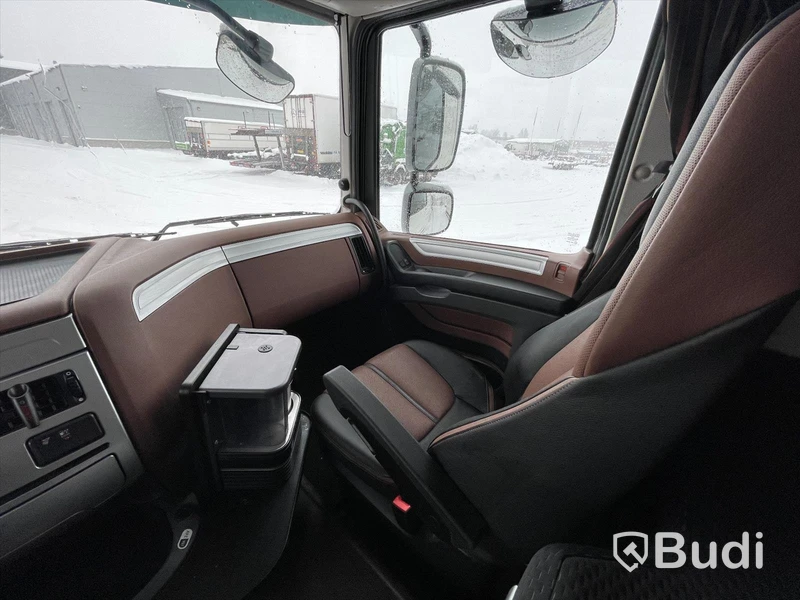 Lastbil DAF XF 530 SSC med schakttrailer/isolerad för asfalt