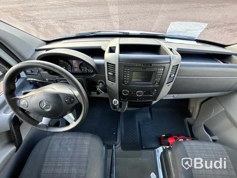 Mercedes-Benz Sprinter | 20990 mil | 2018 | BÄR | värme i CAB-skåp