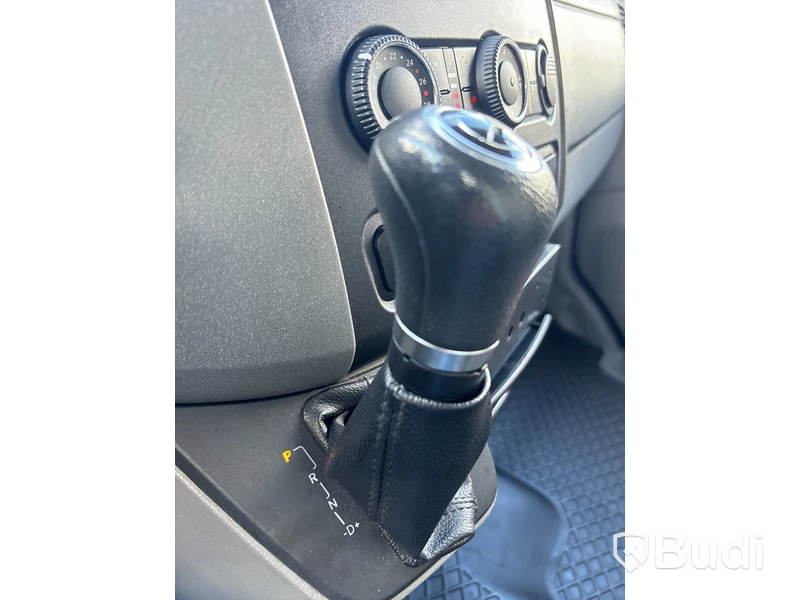 Mercedes-Benz Sprinter | 20990 mil | 2018 | BÄR | värme i CAB-skåp