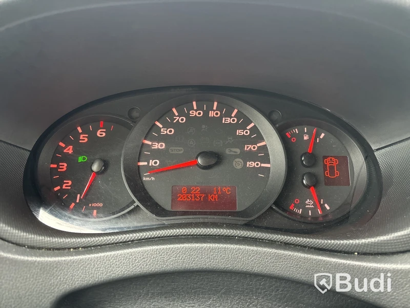 Kylbil Nissan NV400 | 20313 mil | 145hk | 2018 | Salaskåp | Zepro