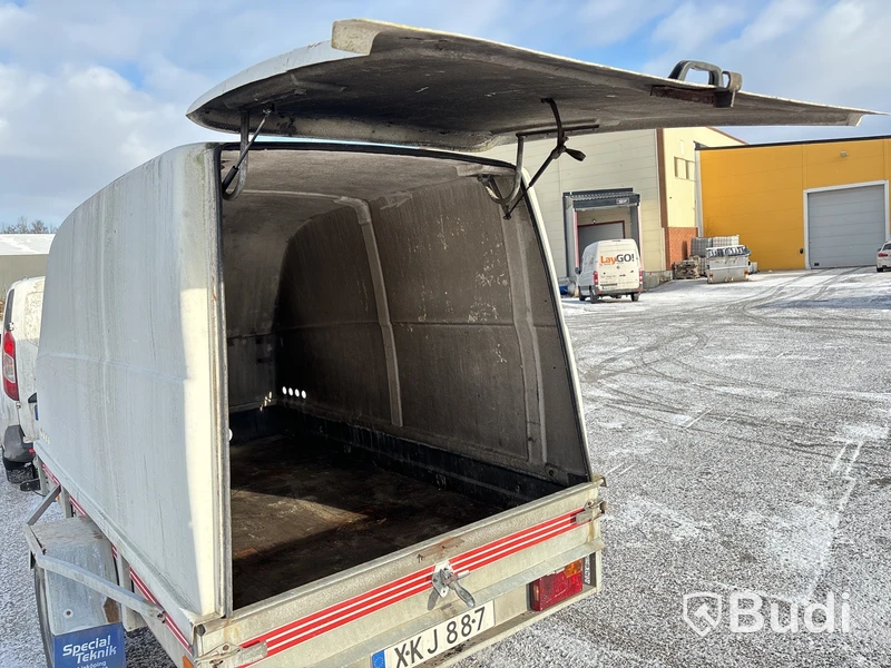 Släpvagn med kåpa. Sävsjösläpet 1000 -2005
