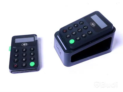 2 st Kortterminal plus Dock - Zettle Reader 2 och Zettle Dock 2. Totalt ord. pris ink. moms: ca 1700 kr. OBS! kablar saknas