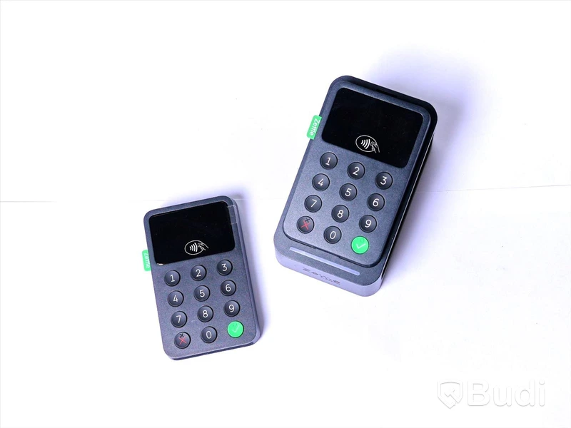 2 st Kortterminal plus Dock - Zettle Reader 2 och Zettle Dock 2. Totalt ord. pris ink. moms: ca 1700 kr. OBS! kablar saknas