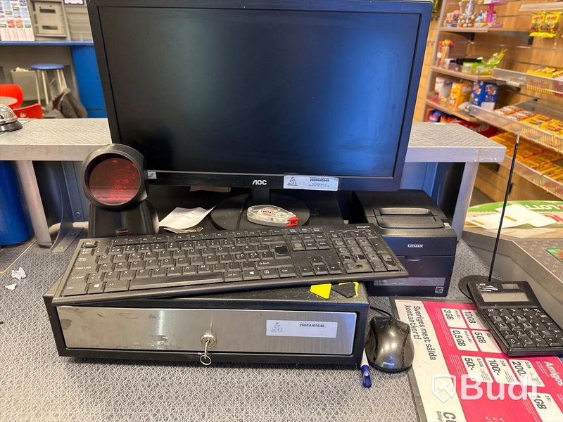 Kassasystem med kassalåda, kvittoskrivare, betalterminal, scanner.