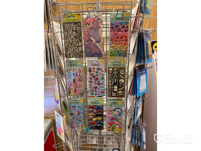 Kortställ inkl kort samt ballongställ.