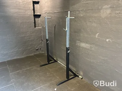 1 st Squat Rack