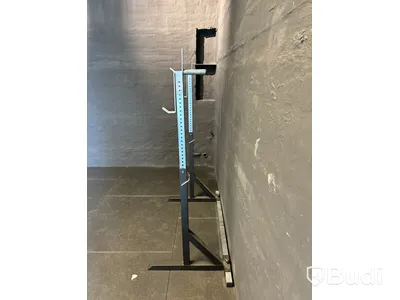 1 st Squat Rack