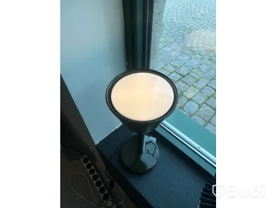 Bordslampa. Ord. pris inkl. moms: ca 10 585 kr