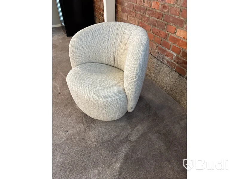 Fåtölj Webdelbo. Ord. pris inkl. moms: ca 17 000 kr