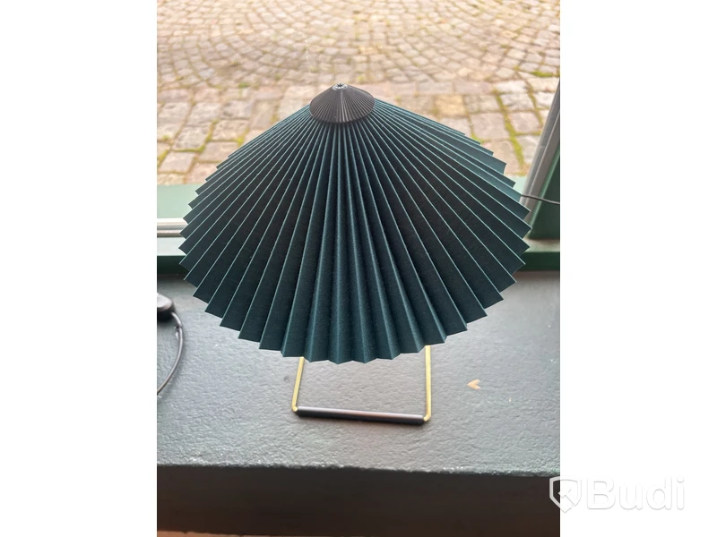 Bordslampa HAY.  Ord. pris inkl. moms ca: 3199 kr
