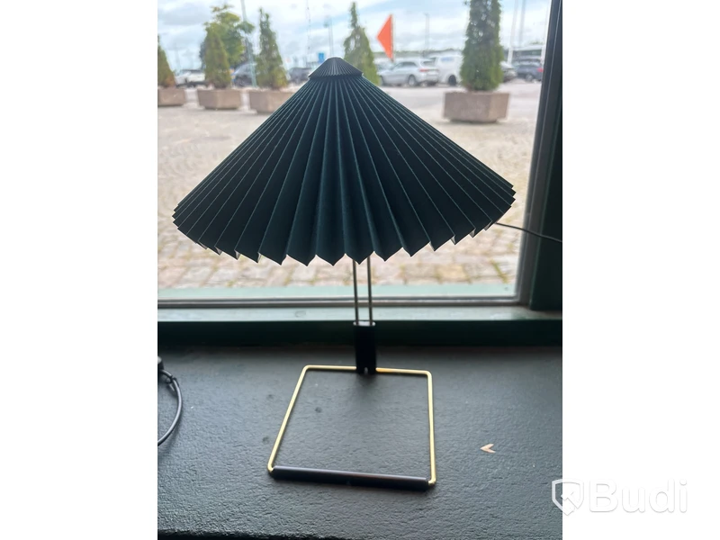 Bordslampa HAY.  Ord. pris inkl. moms ca: 3199 kr