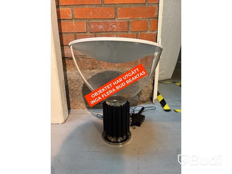 Lampa FLOS Taccia. Ord. pris inkl. moms: ca 10.000 kr
