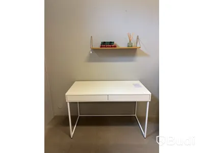 Skrivbord  Engelsson Cube inkl. vägghylla. Totalt ord. pris inkl. moms: ca 11 375 kr