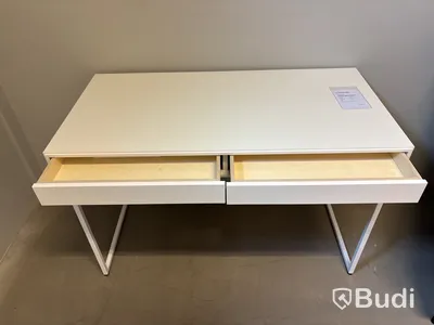 Skrivbord  Engelsson Cube inkl. vägghylla. Totalt ord. pris inkl. moms: ca 11 375 kr