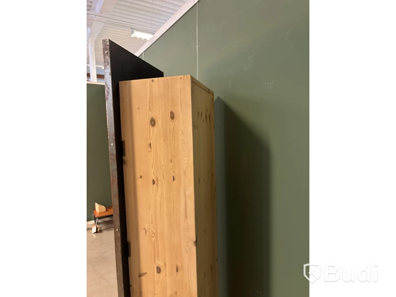 Skåp Källemo, Ord. pris inkl. moms: ca 40 000 kr