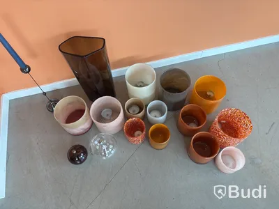Parti med diverse ljusstakar. Ord. pris inkl. moms: ca 4500 kr