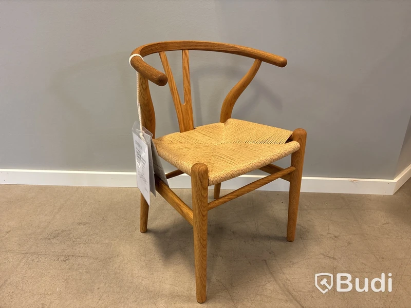 Barnstol Carl Hansen CH24 Wishbone-Chair för barn. Ord. pris inkl. moms: ca 6251 kr