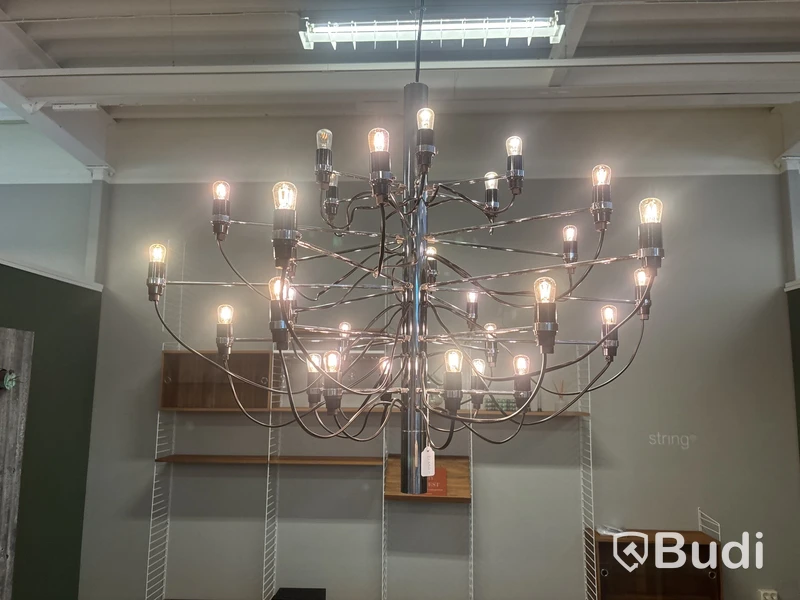 Taklampa Halo chandelier, Ord. pris inkl. moms: ca 21 350 kr