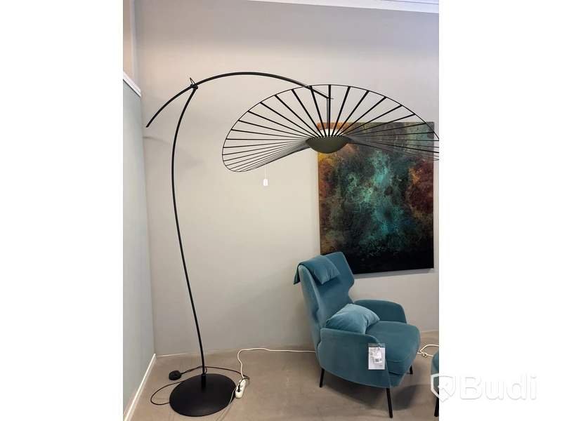 Golvlampa Vertigo. Ord. pris inkl. moms: ca 32 440 kr
