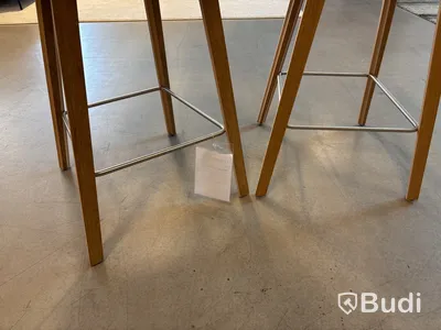 2 st. pall Hay About a Stool. Ord. pris inkl. moms: ca 7100 kr