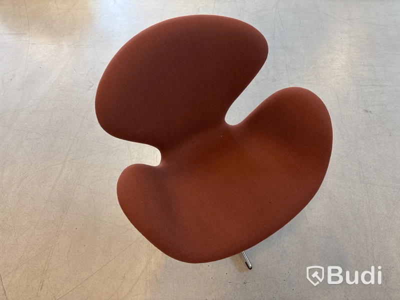 Fåtölj Fritz Hansen Swan. Ord. pris inkl. moms: ca 49 999 kr