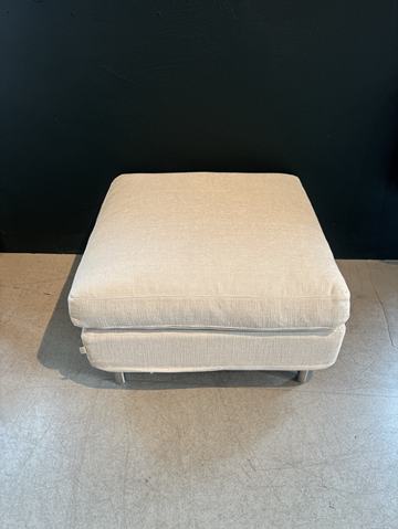 Fotpall Fogia. Ord. pris inkl. moms: ca 11 000 kr