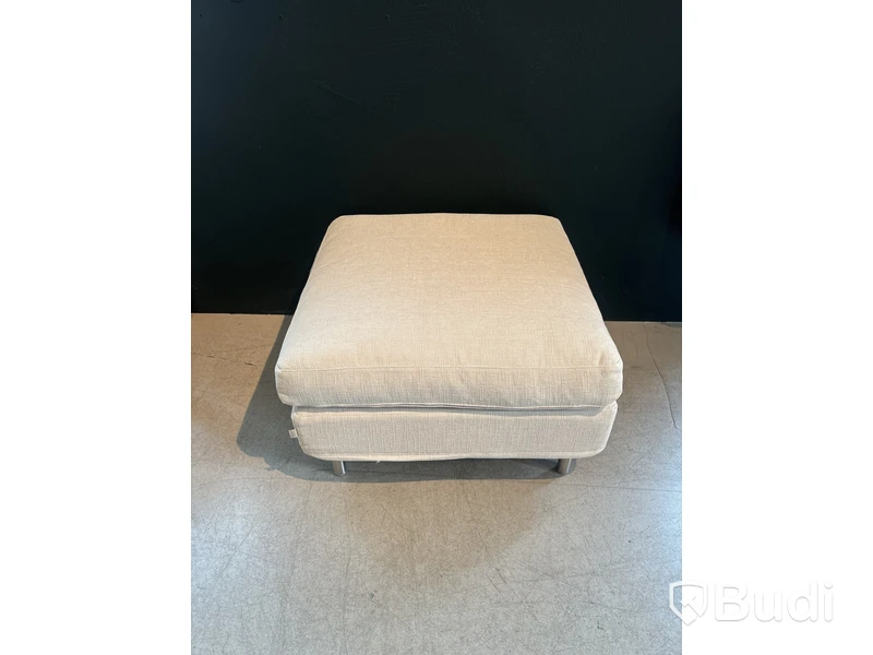 Fotpall Fogia. Ord. pris inkl. moms: ca 11 000 kr