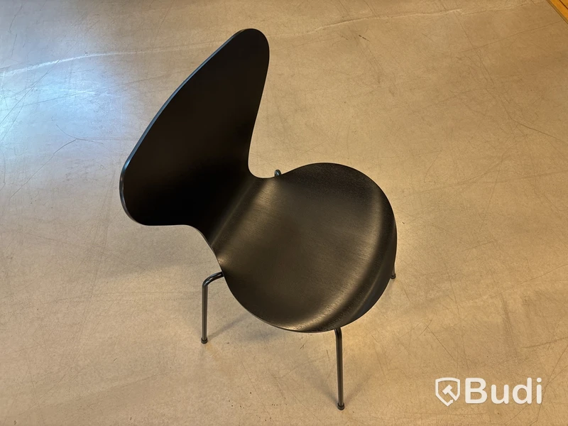 Stol Fritz Hansen Sjuan Monochrome. Ord. pris inkl. moms: ca 8299 kr