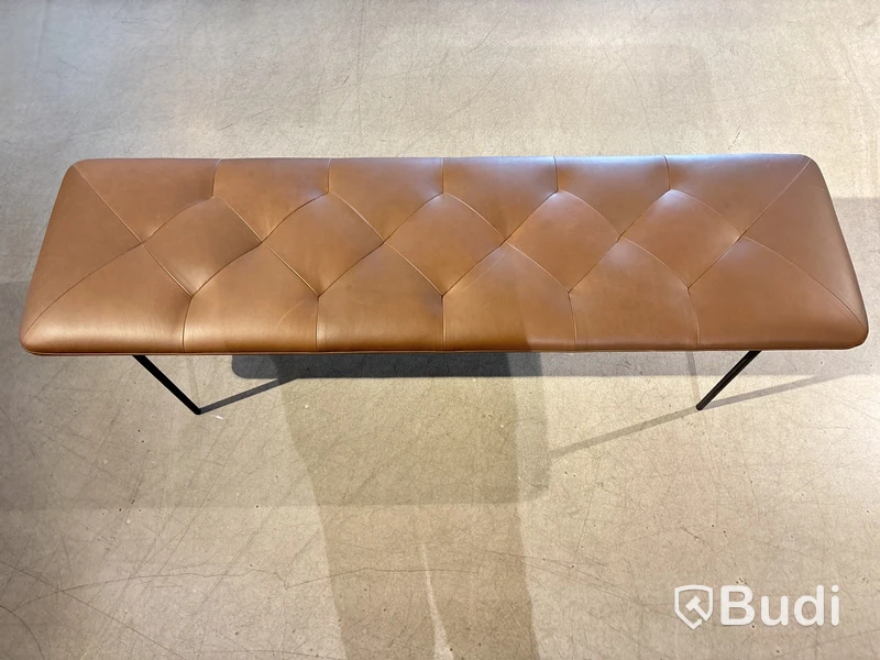 Bänk Wendelbo Tip Toe. Ord. pris inkl. moms: ca 12 245 kr