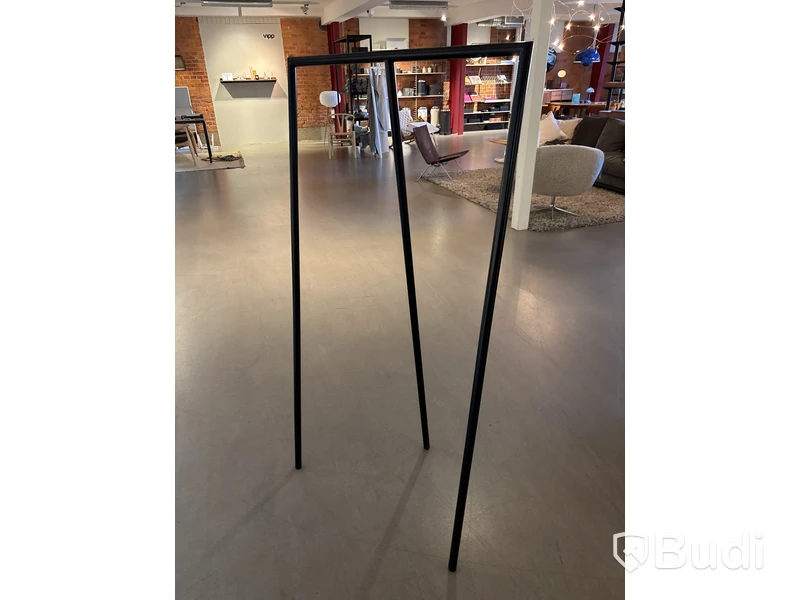 Klädhängare Hay Loop Stand Hall Ord pris. inkl. moms: 3399 kr.