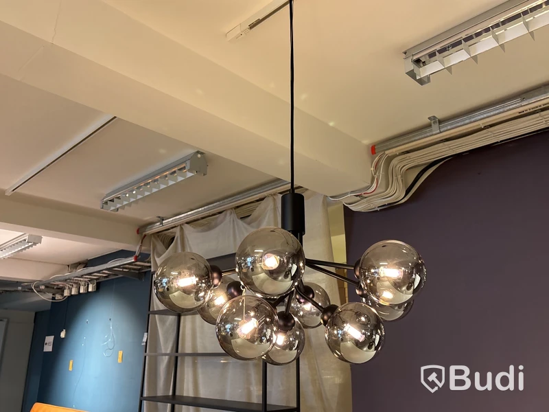 Taklampa Nuura Apiales. Ord. pris inkl. moms: ca 22 269 kr