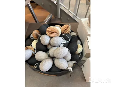Parti med diverse påskpynt. Totalt ord. pris inkl. moms: ca 3500 kr