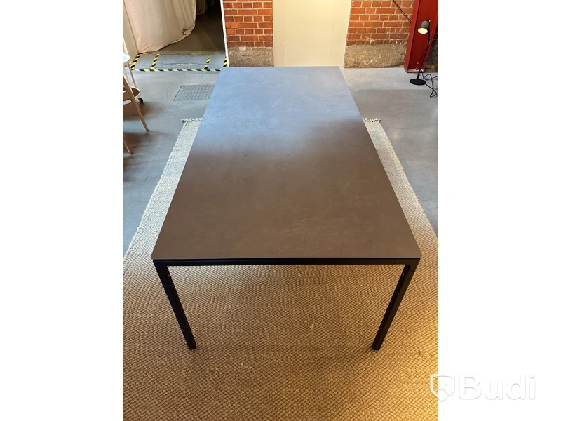 Bord, VIPP Table Medium Ord. pris inkl. moms: ca 38 495 kt