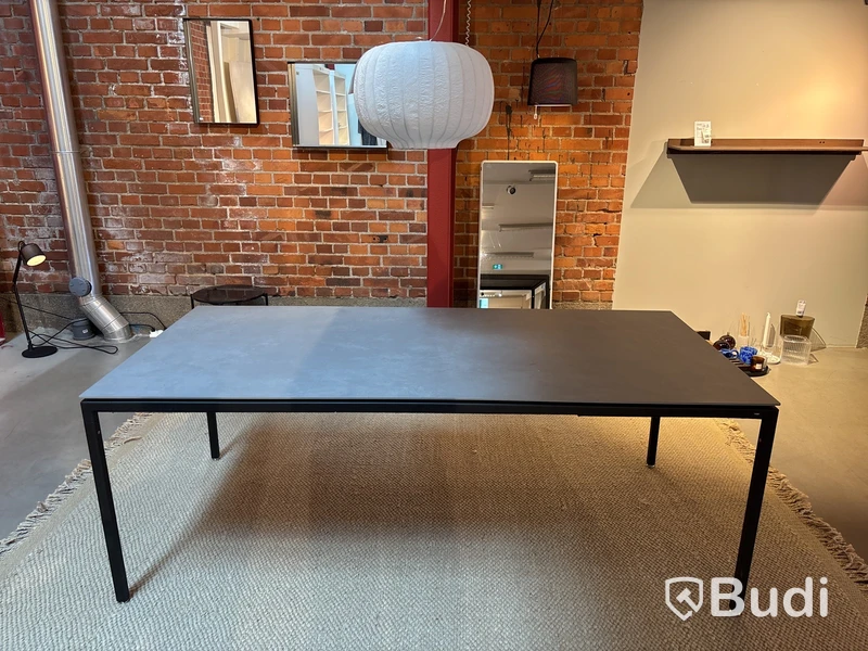 Bord, VIPP Table Medium Ord. pris inkl. moms: ca 38 495 kt