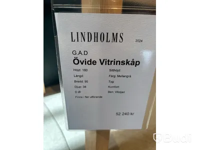 Vitrinskåp Övde. Ord. pris inkl. moms: ca 52 240 kr