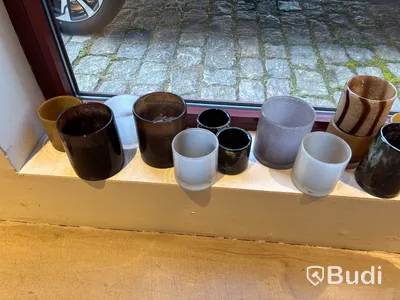 Parti med ljusstakar och skålar