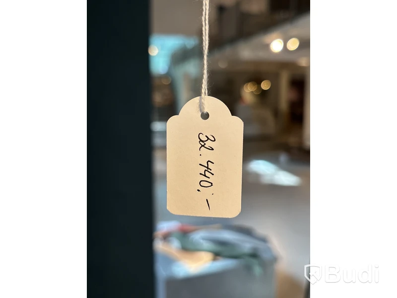 Golvlampa Vertigo Nova, böjd arm. Ord. pris inkl. moms: ca 32 440 kr
